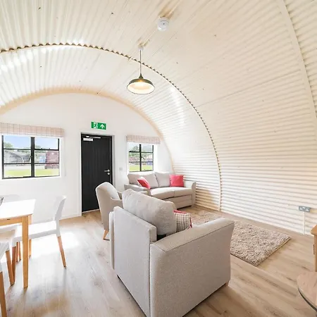 Отель Cultybraggan Hut 36 Mill of Fortune Экстерьер фото